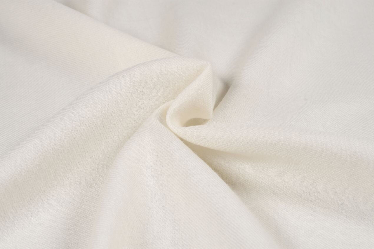 Hemstitched shawl - Light 100% Wool