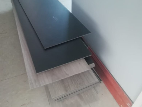 Piso vinilico tipo duela