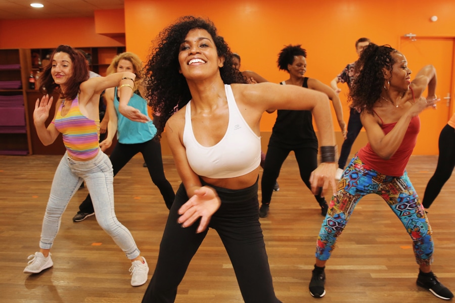Cours de Zumba Rouen - Groupe en plein effort