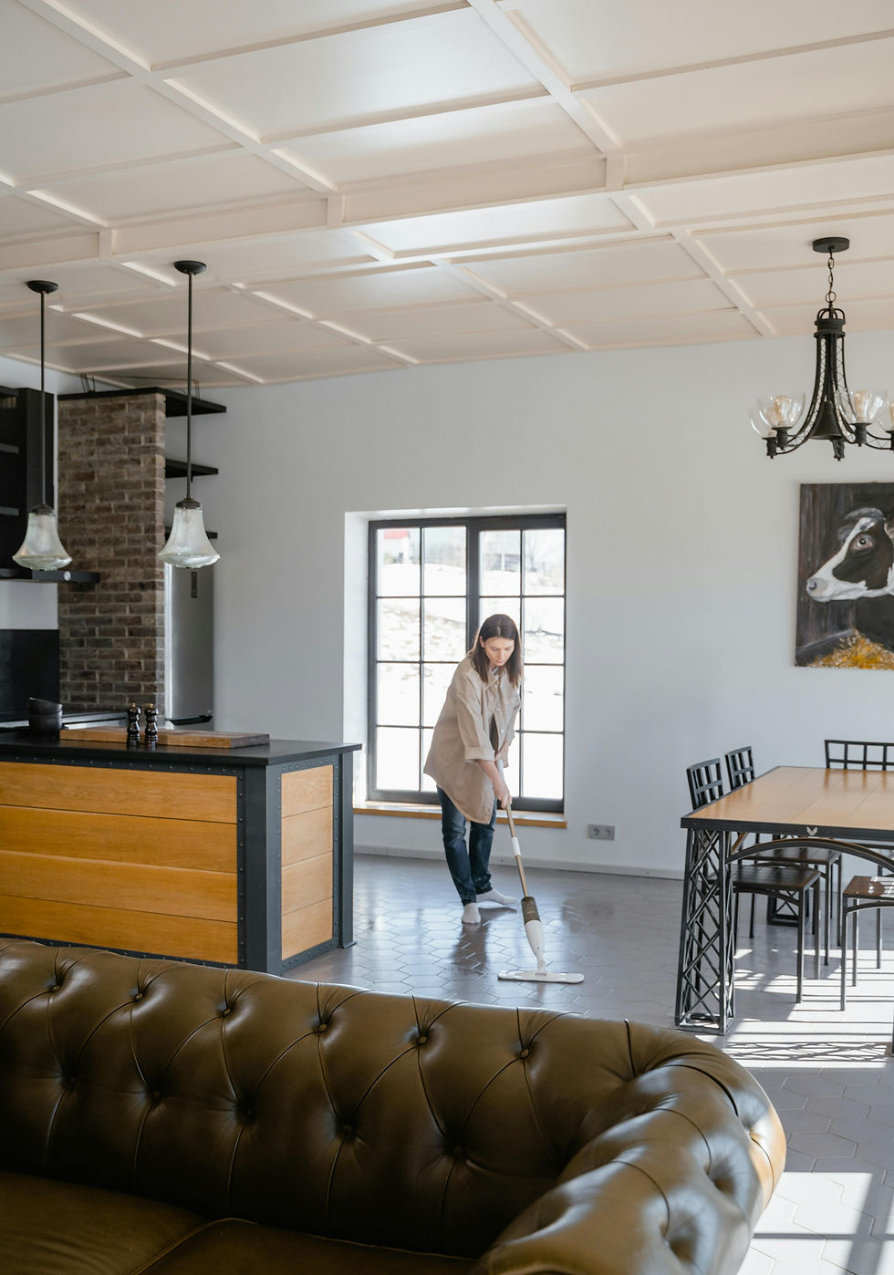 “Mop Opera: Drama en la Cocina”