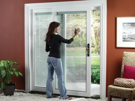 Cómo Limpiar y Mantener las Puertas Correderas de Vidrio de tu Hogar
