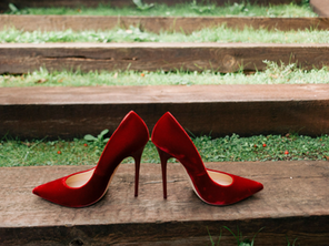 HILLS TO BEAR OR HEELS TO WEAR