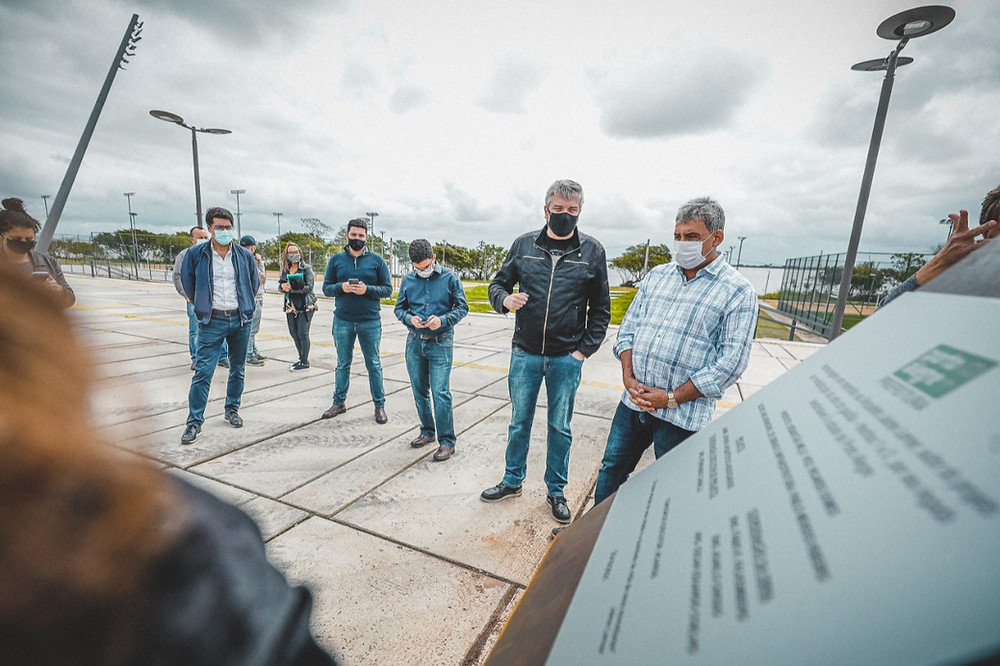 Ramiro Rosário na inauguranção da placa em homenagem a Jaime Lerner