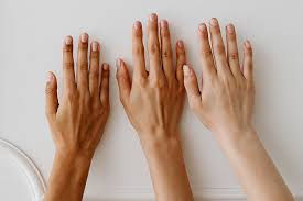 SKIN UNDERTONES