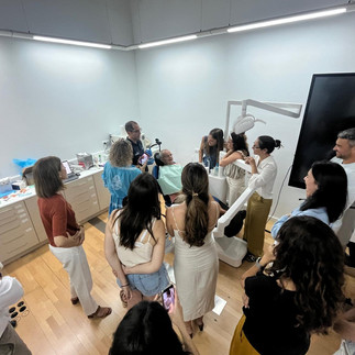 Curs sobre Tècnica de Succió en Pròtesis Completa al CODB