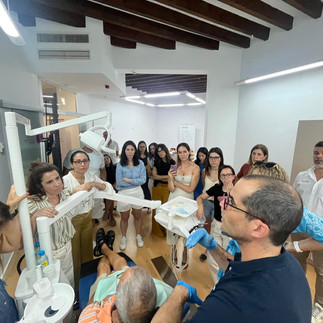 Curs sobre Tècnica de Succió en Pròtesis Completa al CODB