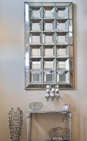 Beautiful Foyer Area.heic