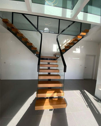 Mordern staircase, mono string staircase, floating staircase, floating staircase near me, floating staircase bedford 
