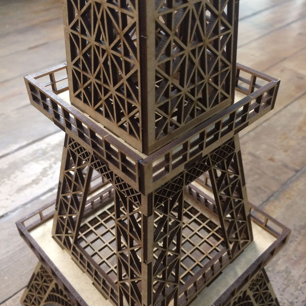 Miniatura: Torre Eiffel M