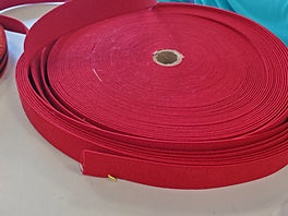 élastique à bretelles rouge.jpg