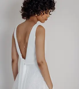 noni-brautmode-products_rueckenfreies-brauttop-aus-recyceltem-material-liza-ivory-eco-1058