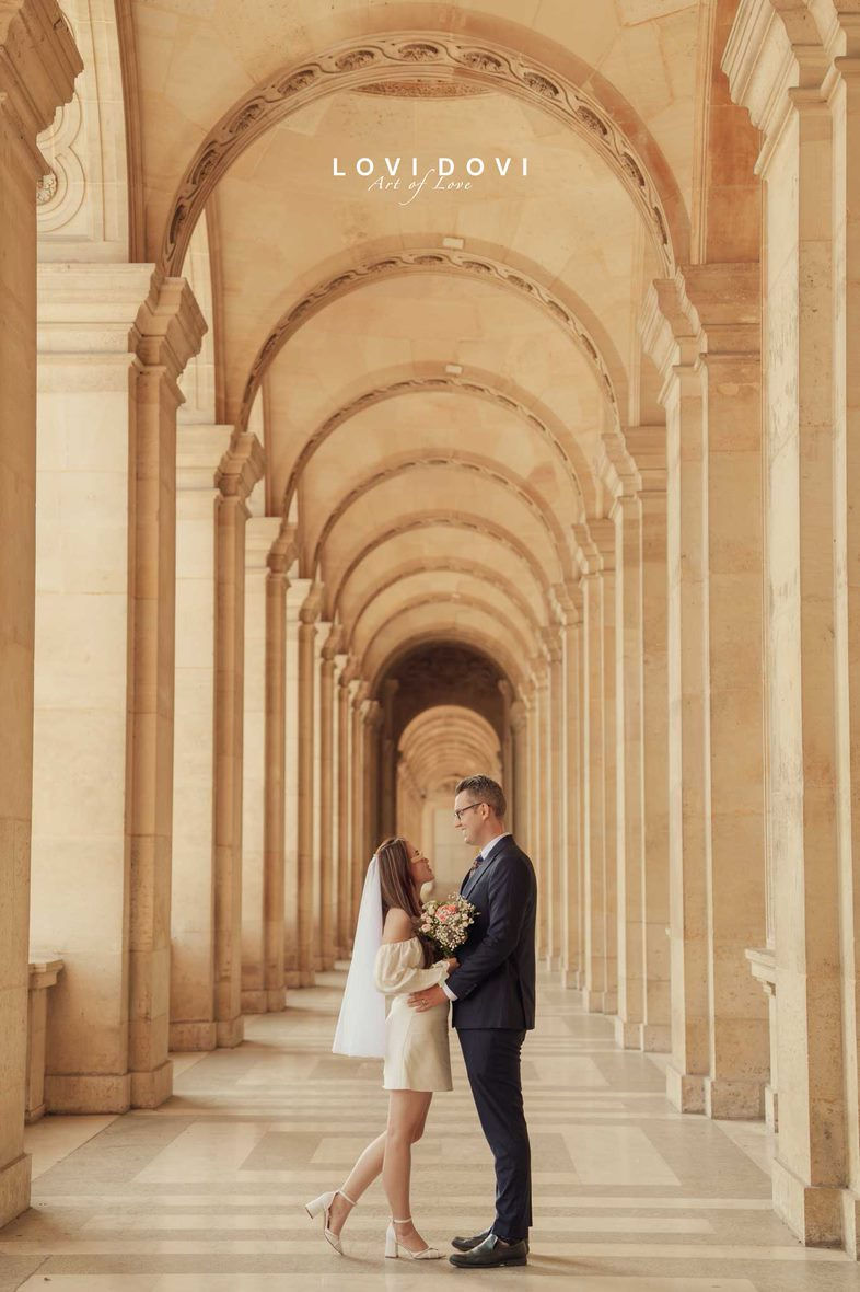 paris-pre-wedding-photoshoot-at-louvre-passage-by-lovidovi.art.jpg