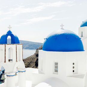 Book a Luxury Trip to Santorini