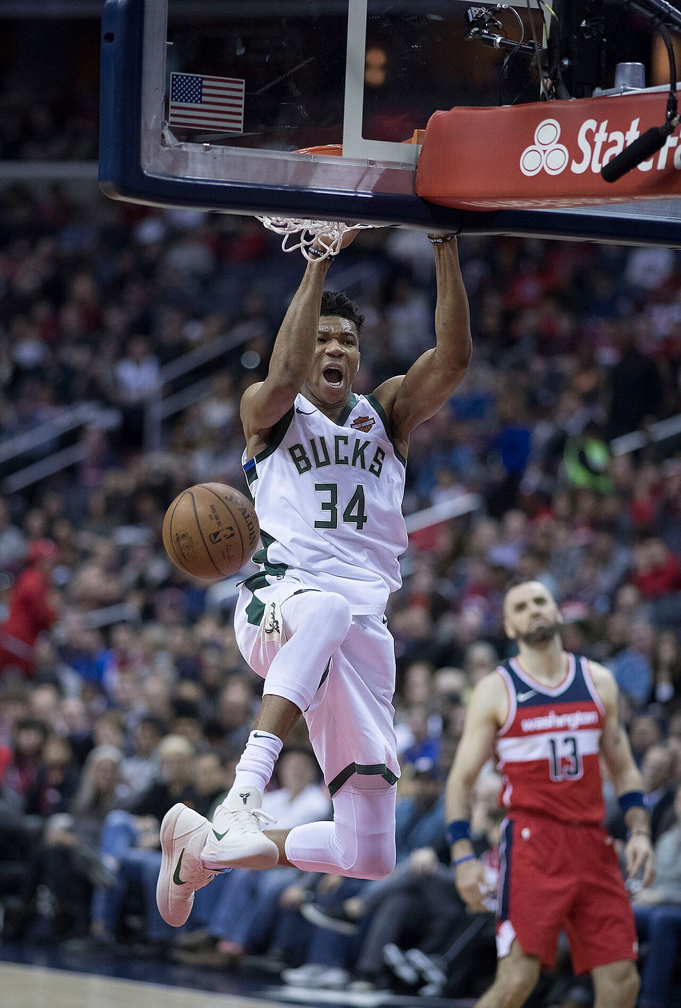 Giannis Antetokounmpo Dunk