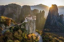 Meteora Monasteries Tour with Lunch and Optional Transfer from Athens