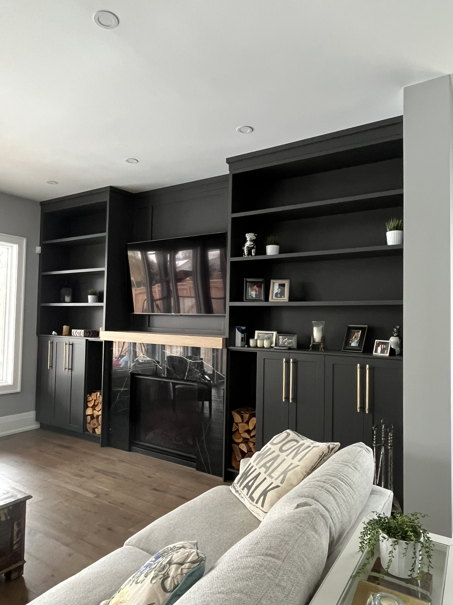 Fireplaces / View 02