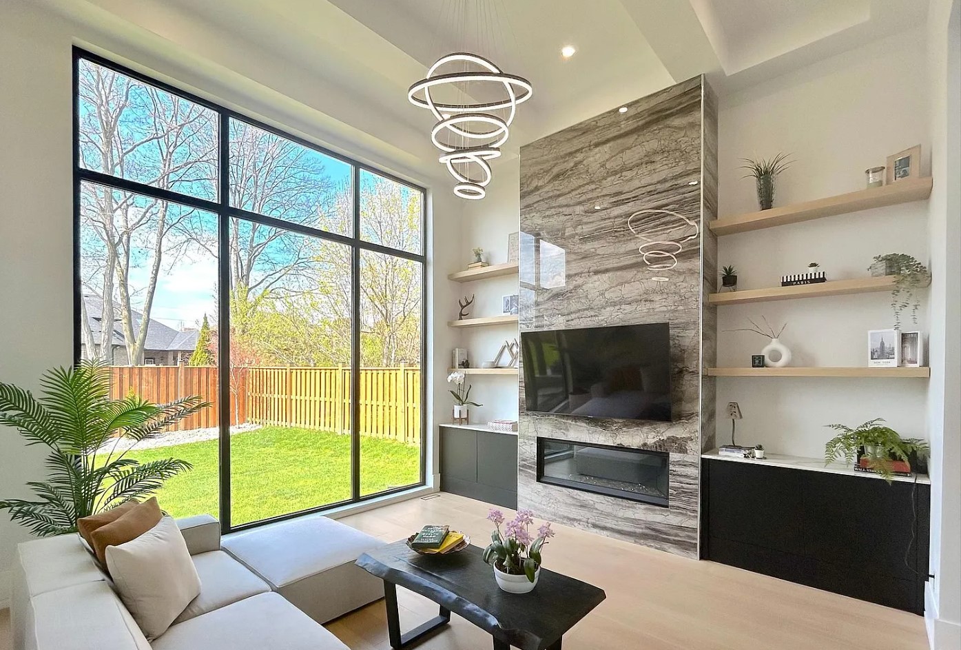 Fireplaces / View 04