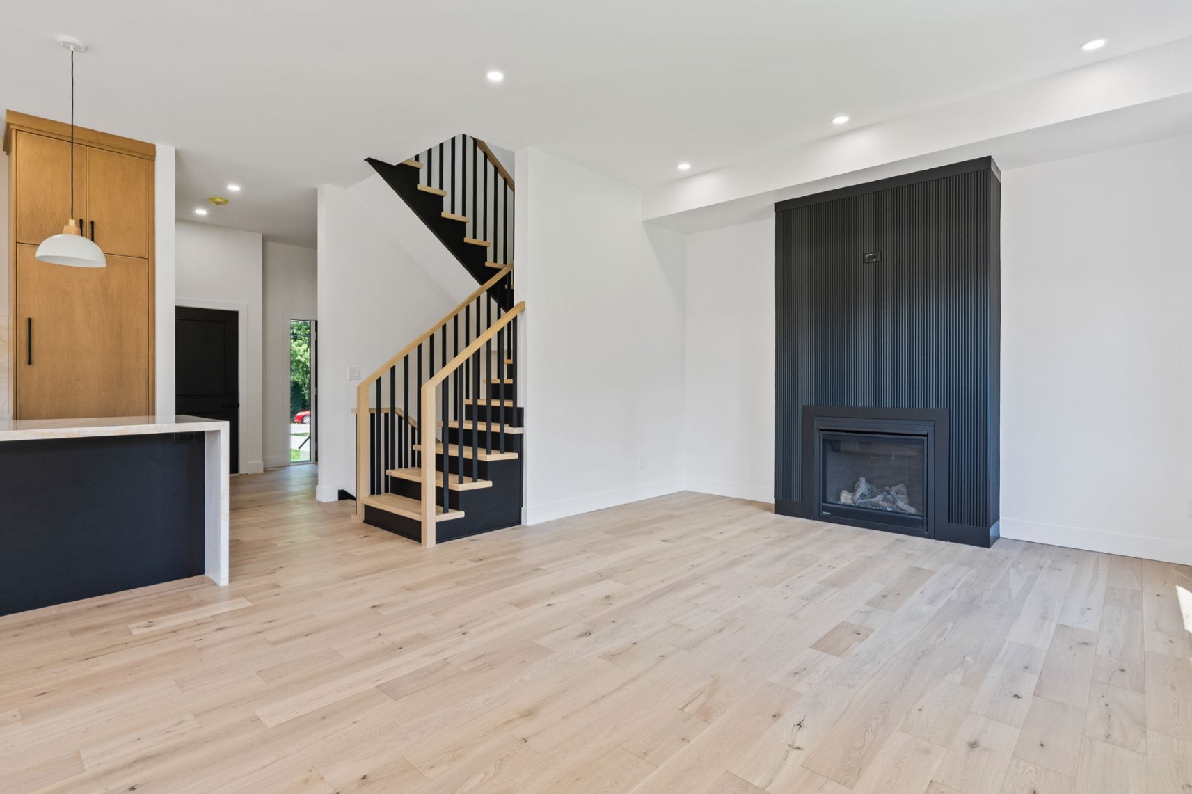 Fireplaces / View 07