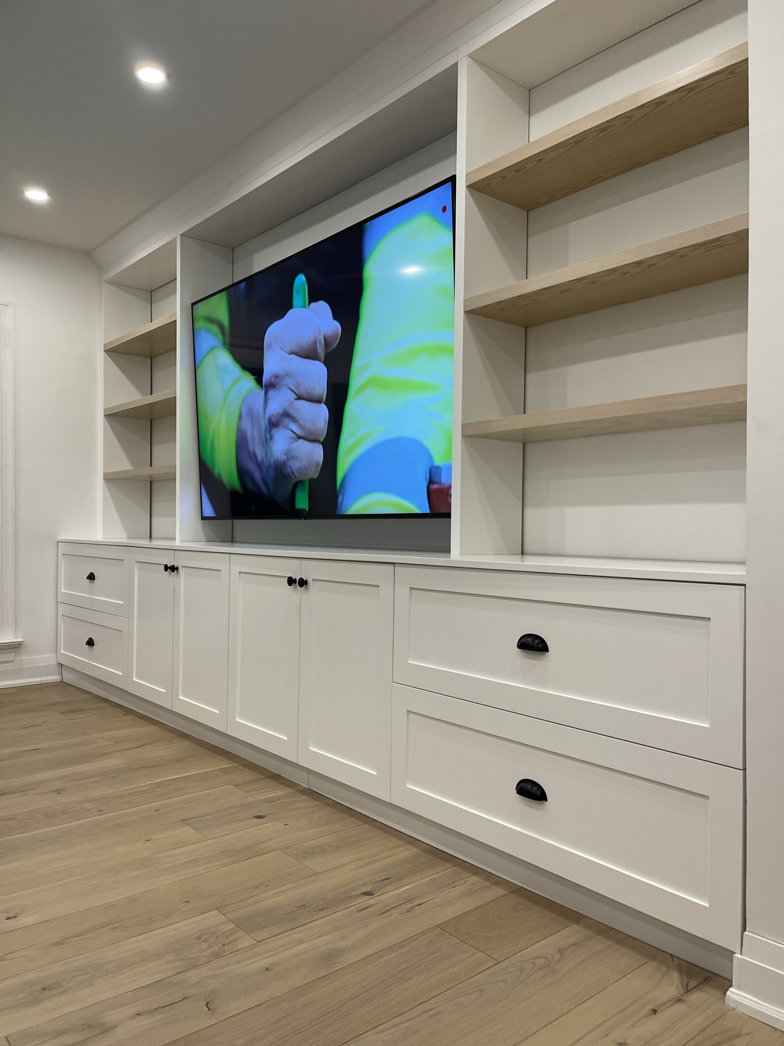 Media units / View 06