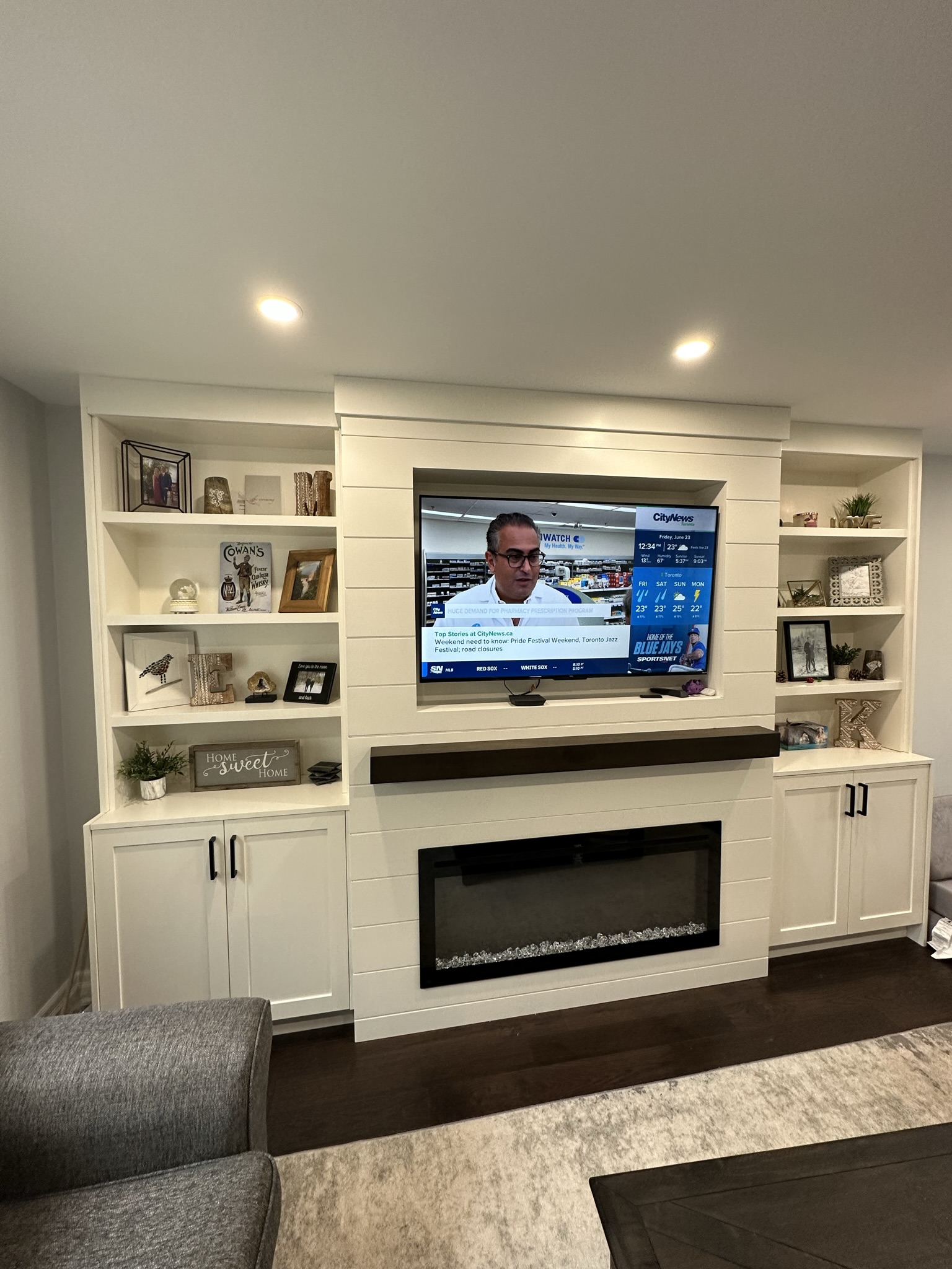 Fireplaces / View 31