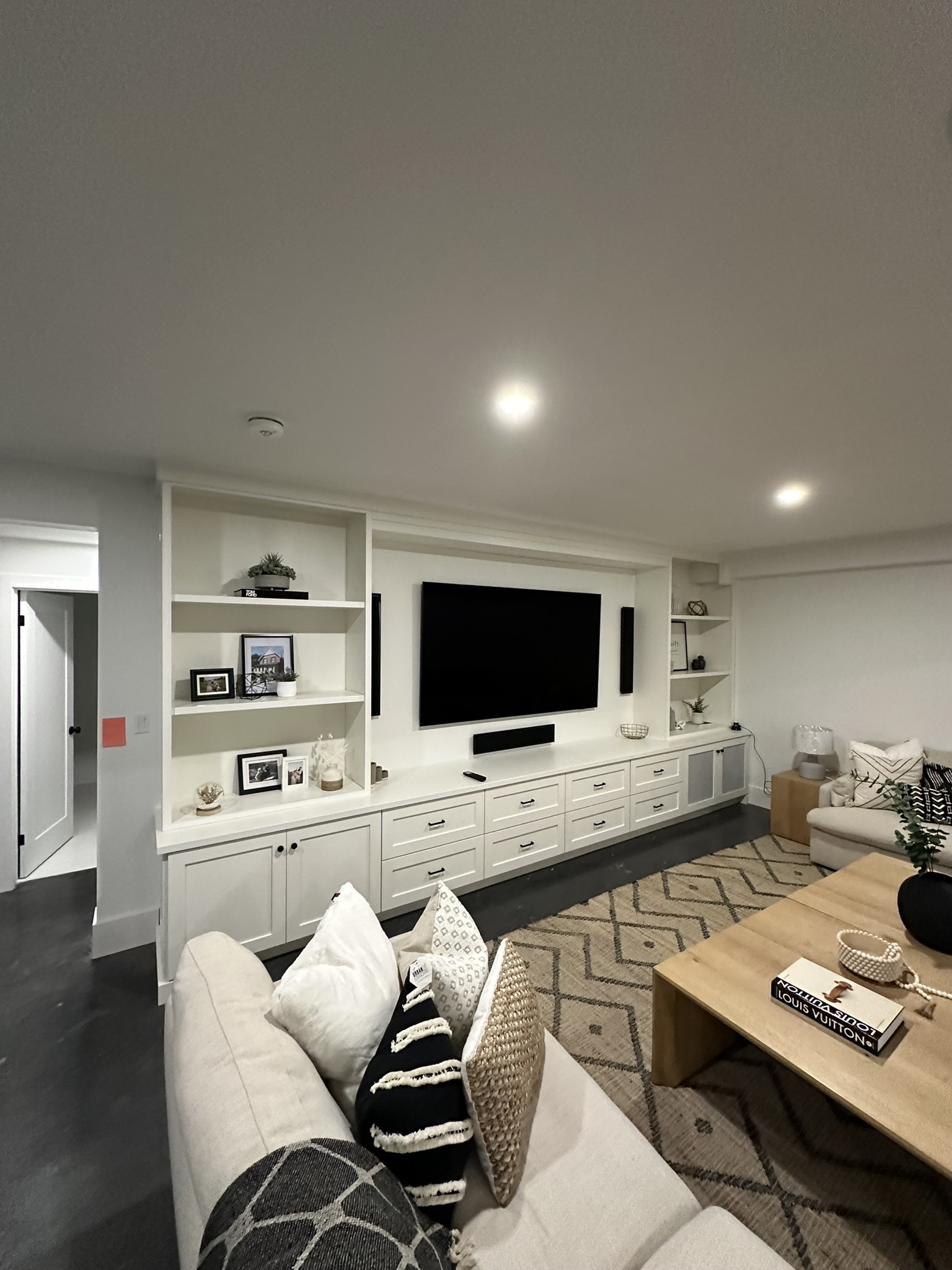 Media units / View 08