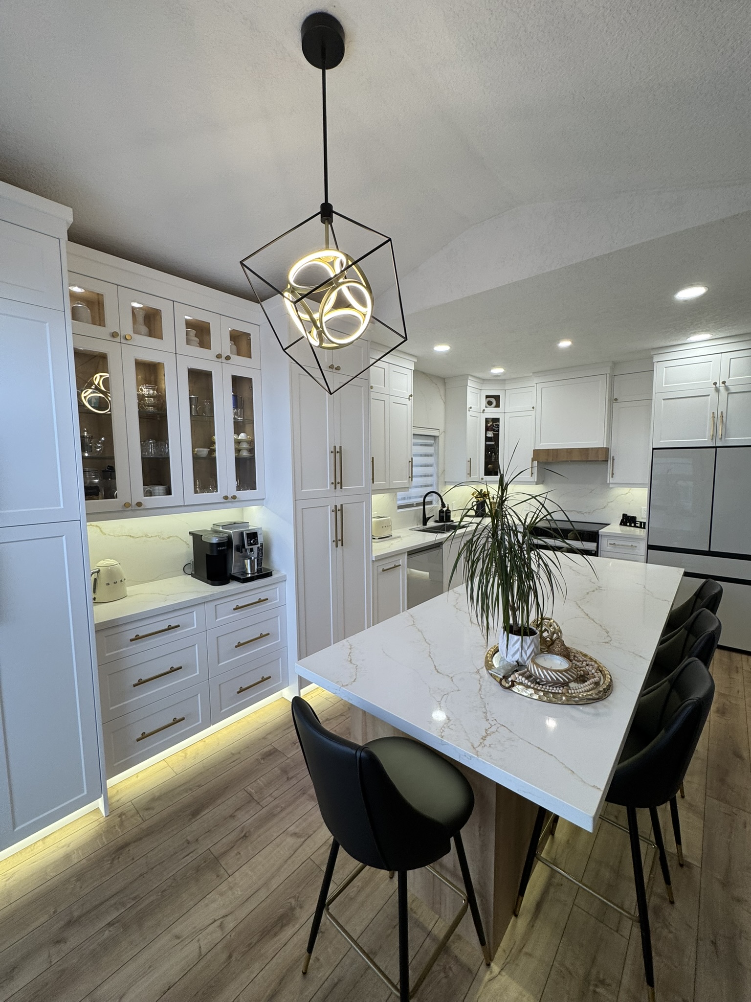 Kitchens / View 46