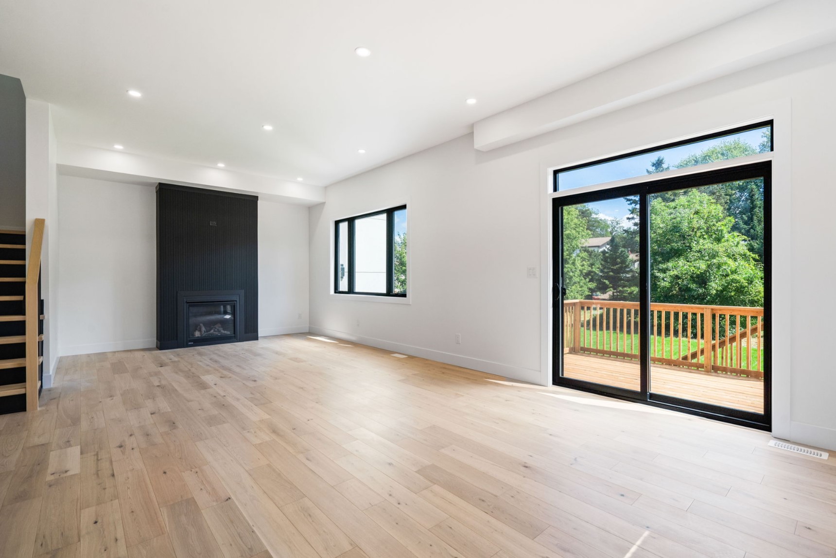 Fireplaces / View 11