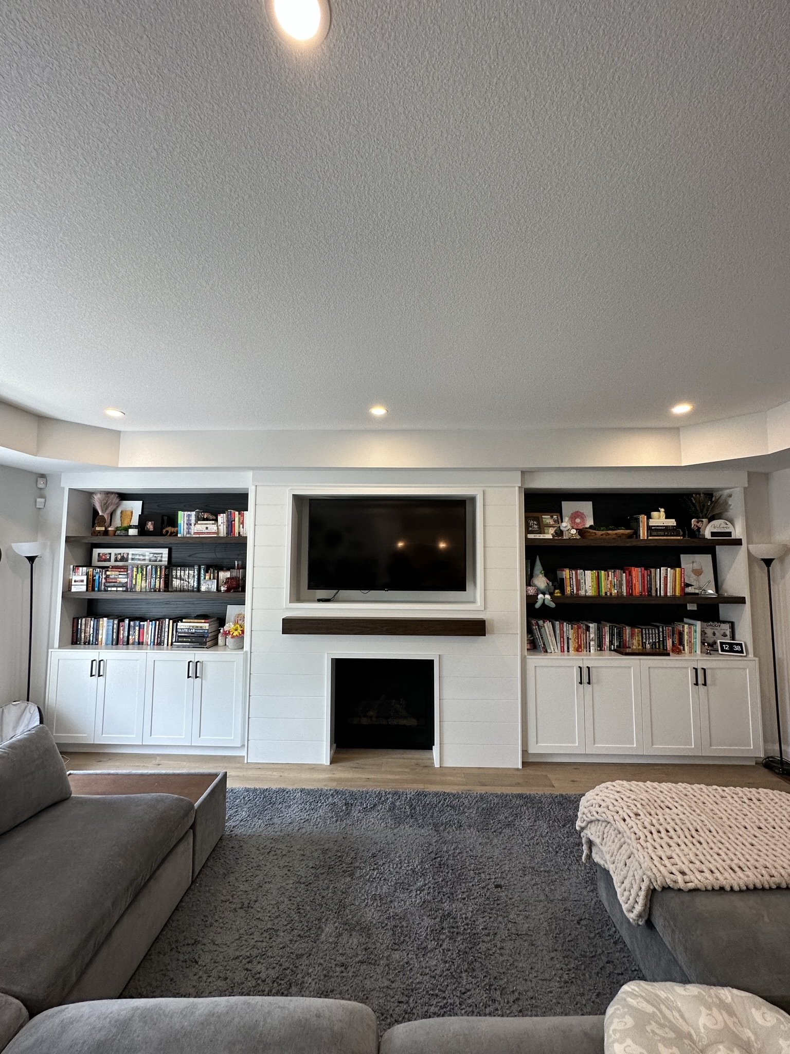 Fireplaces / View 33