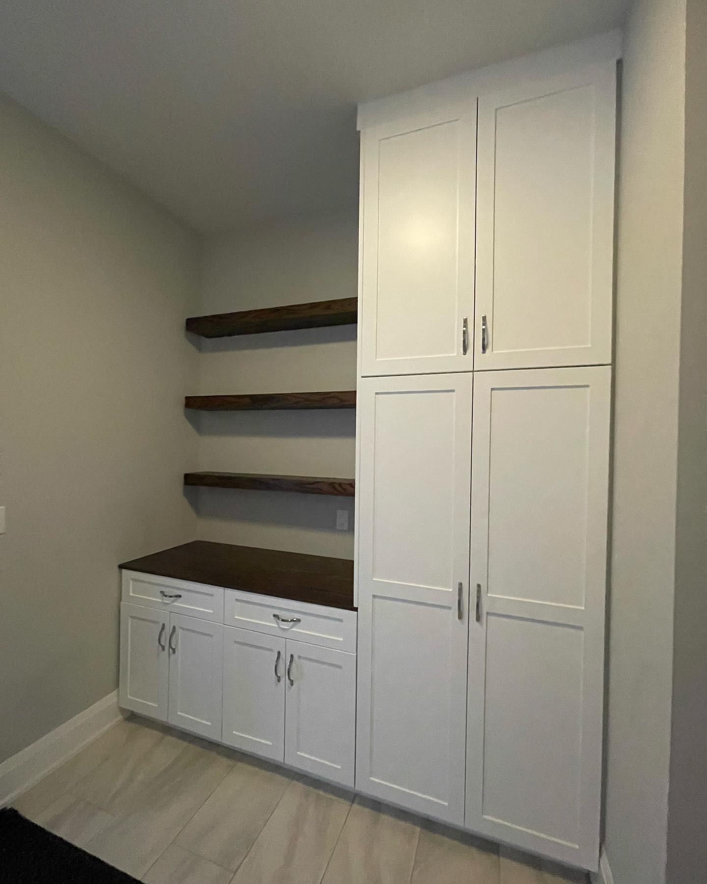 Pantry / View 09