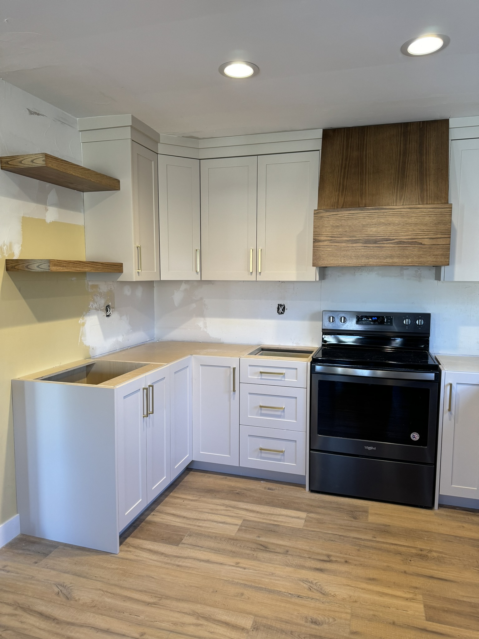 Kitchens / View 68