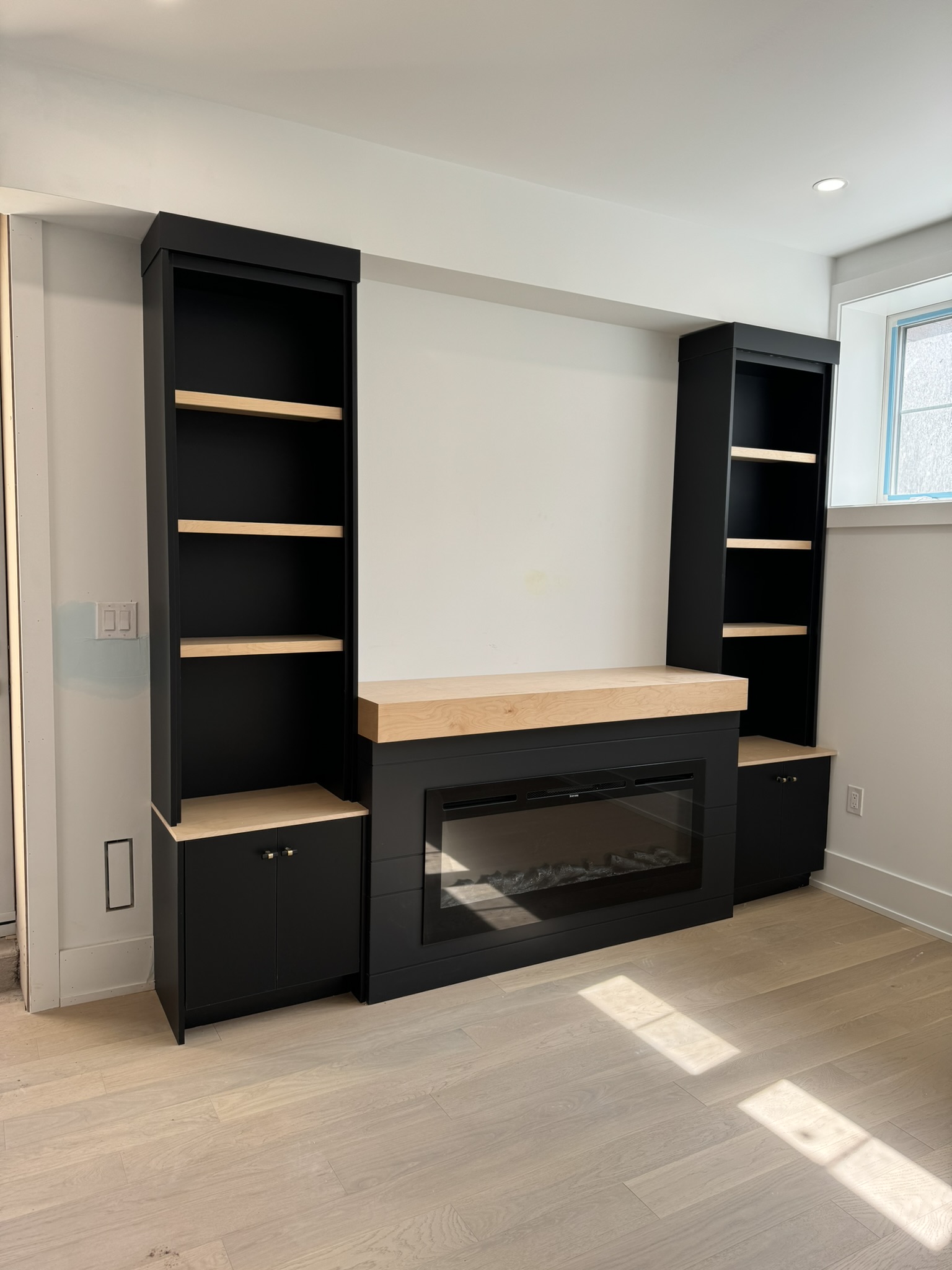 Fireplaces / View 24