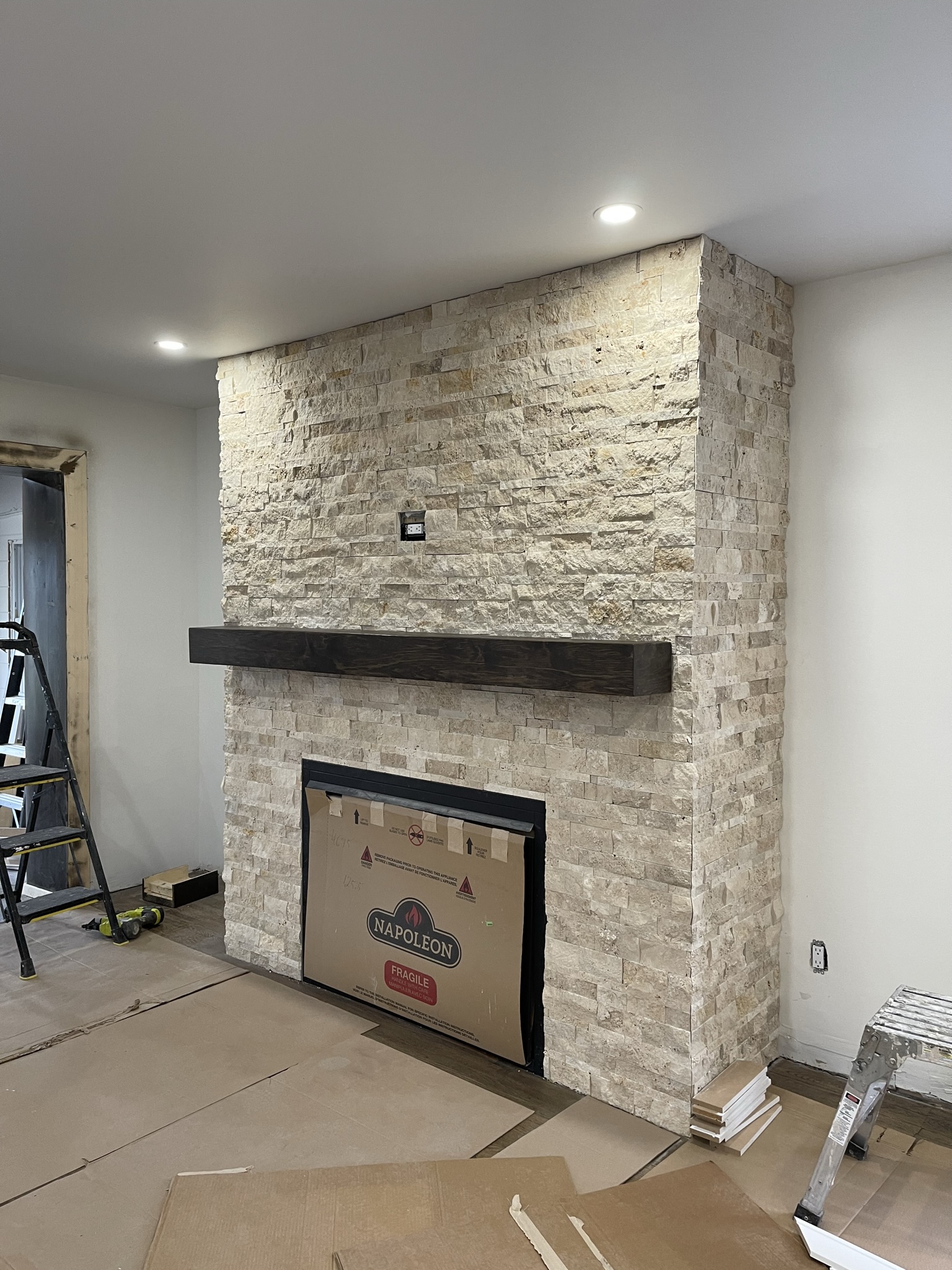 Fireplaces / View 30