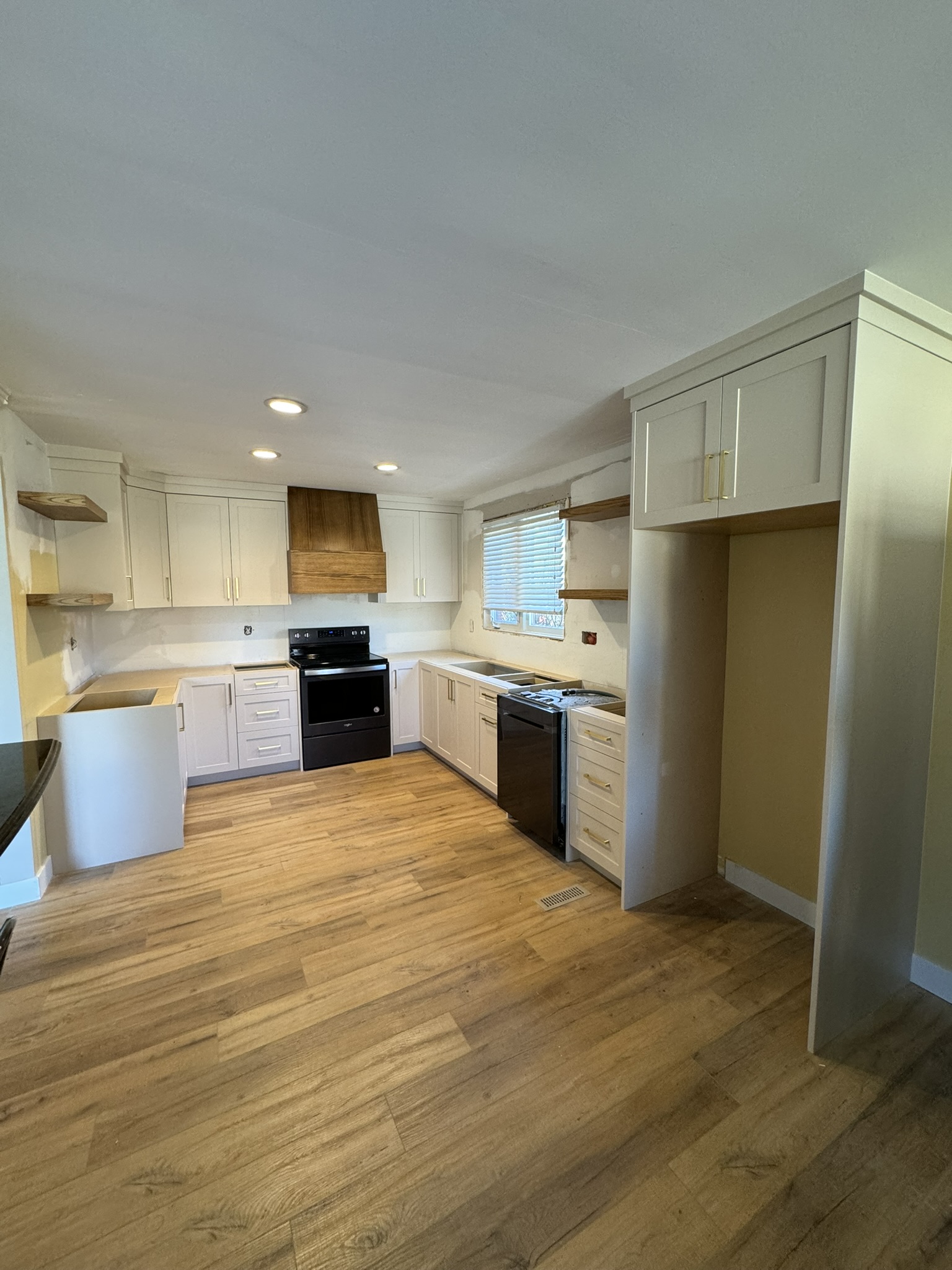 Kitchens / View 66