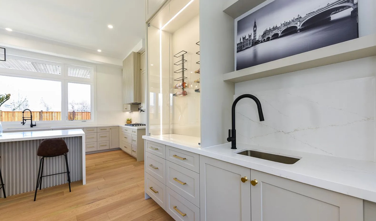 Kitchens / View 02