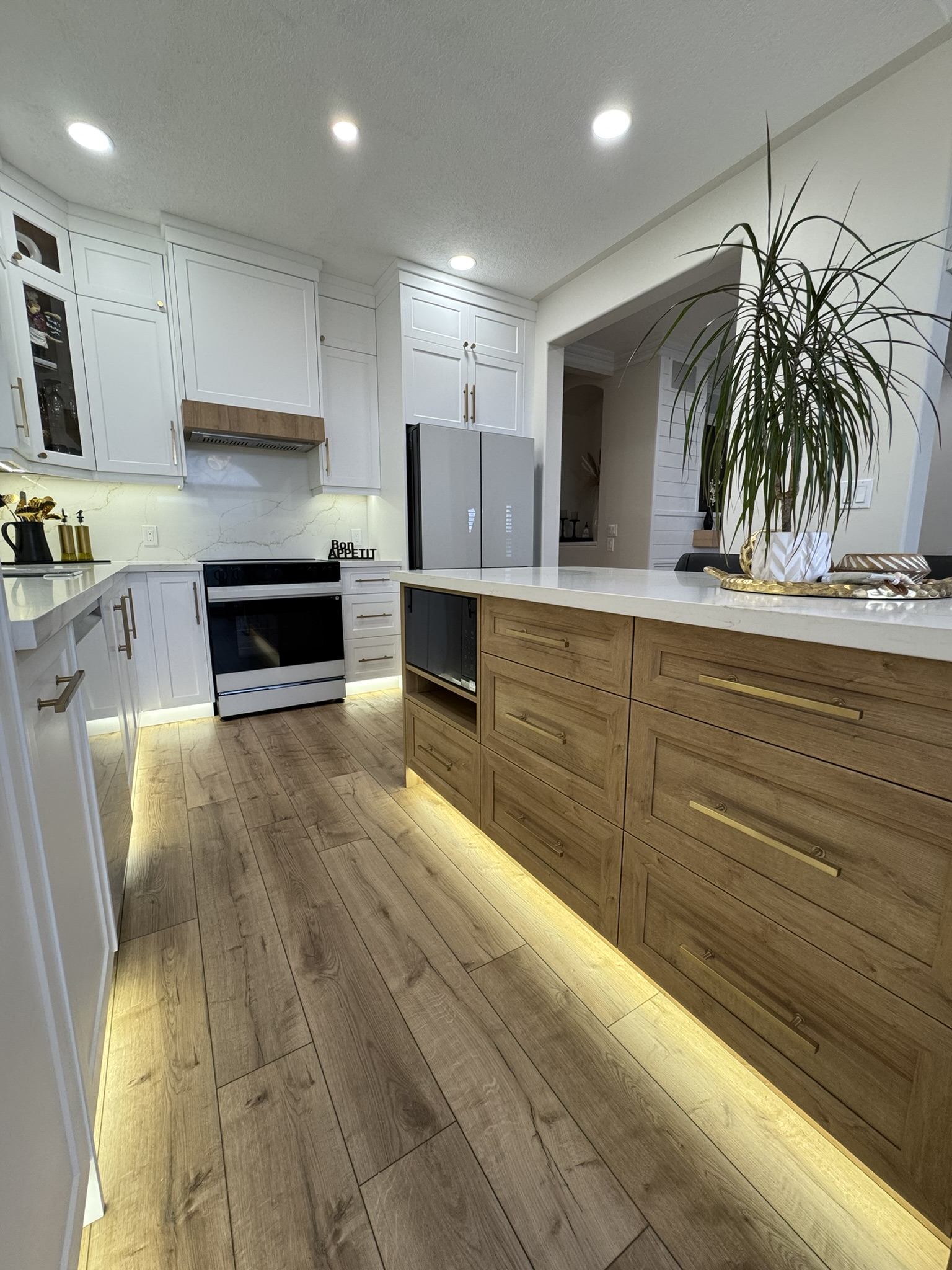 Kitchens / View 50