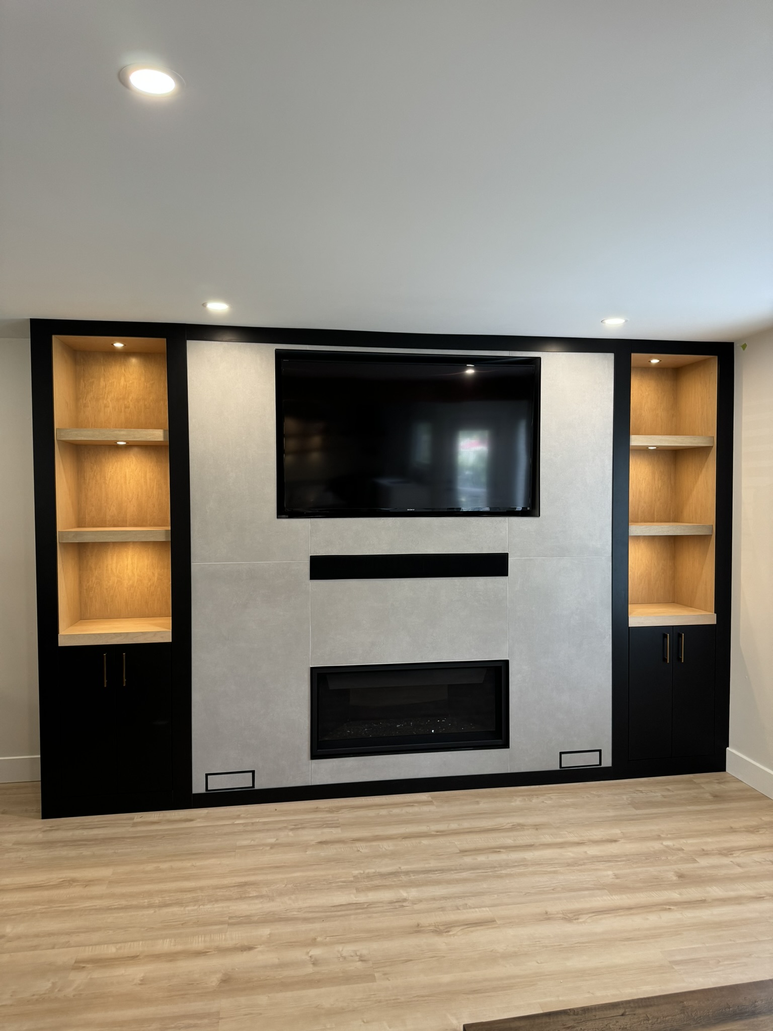 Fireplaces / View 09