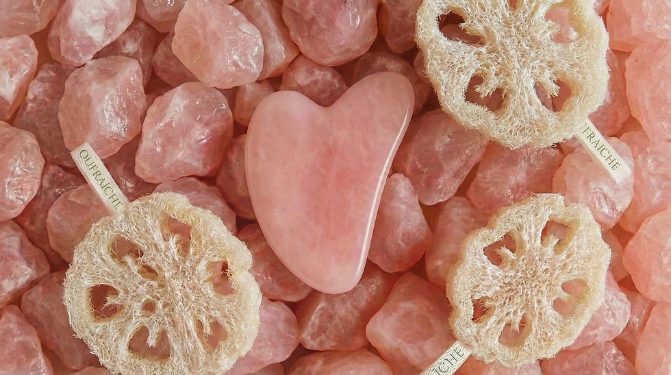 Küçük resim: The Radiance Ritual Set: Loofah + Pink Quartz