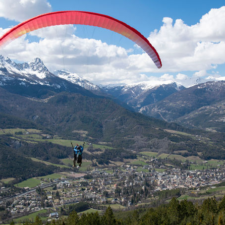 Survoler Barcelonnette en Parapente : 5 Panoramas Exceptionnels à Découvrir depuis le Ciel