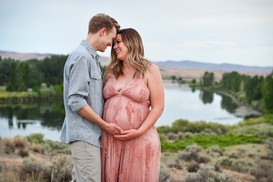 Tri-cities, Eastern Washington, maternity, portrait session, river. richland, maternity dress, courtney jette, top, best, local, ports, professional, landscape, creative, agency, media