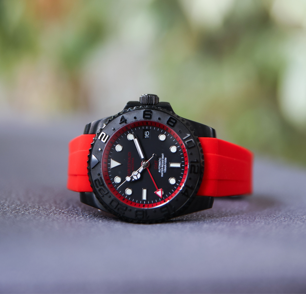 Reloj  GMT rojo de acero negro