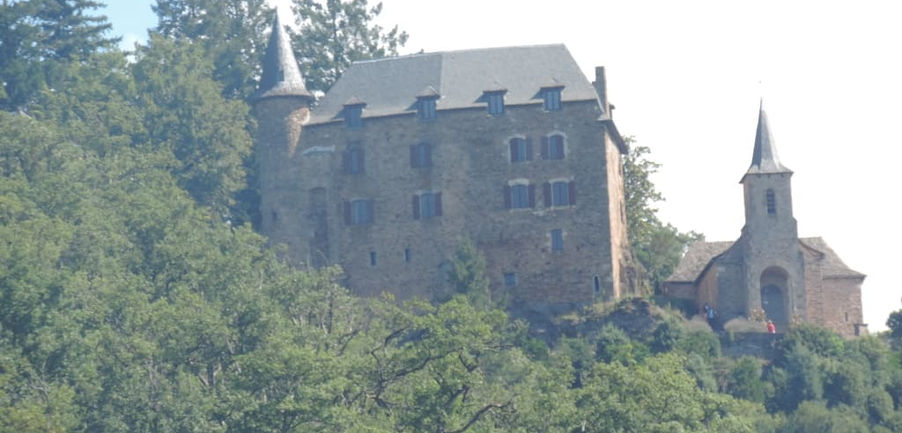 Le château de Gironde à Port d'Agrès - Gites en Aveyron près de Conques