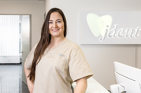JDENT Corinne Heiniger Prophylaxeassistentin