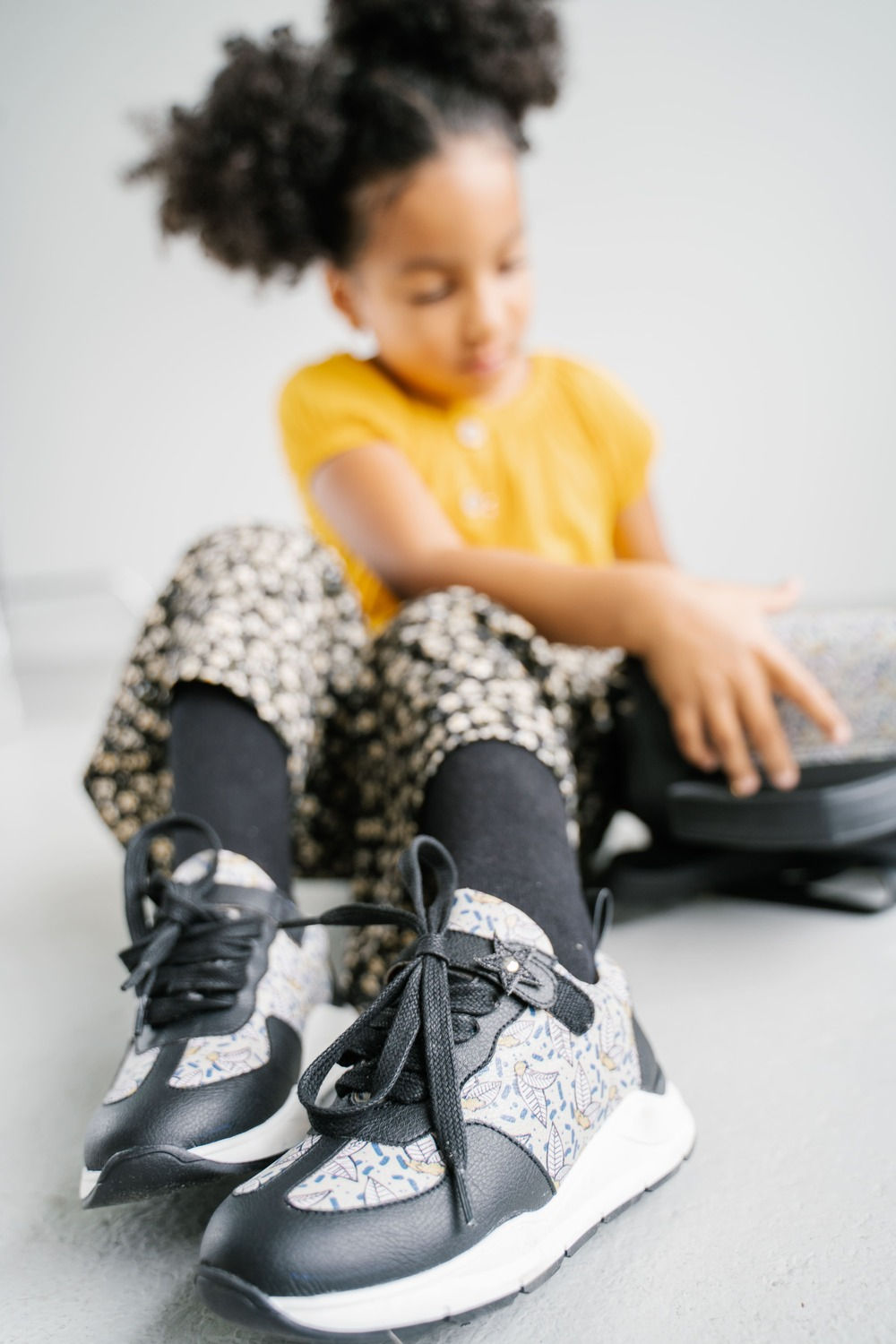 Sneakers MAHOUNA filles en cuir de pomme noir