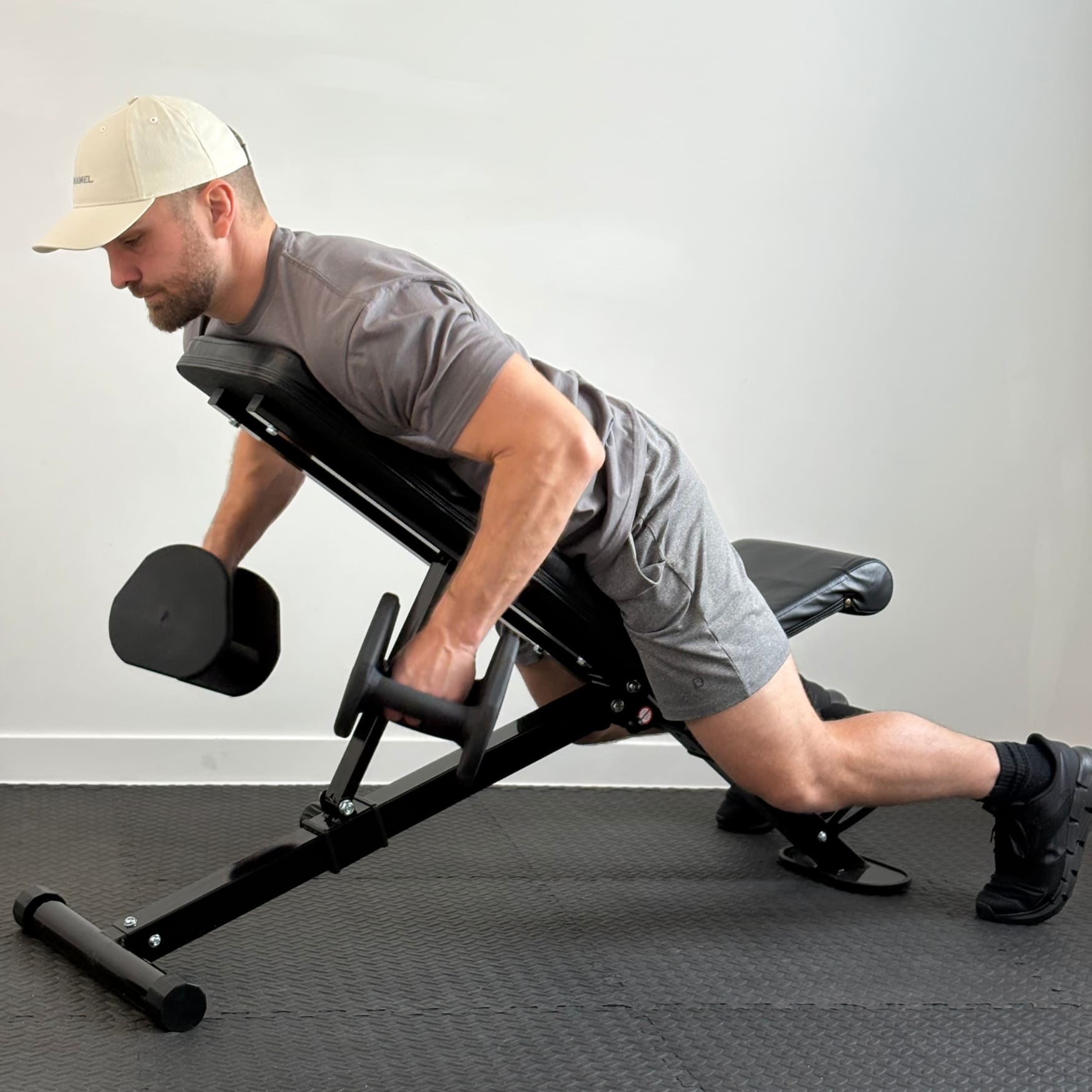 Homme faisant des Rows avec Haltères Duhamel