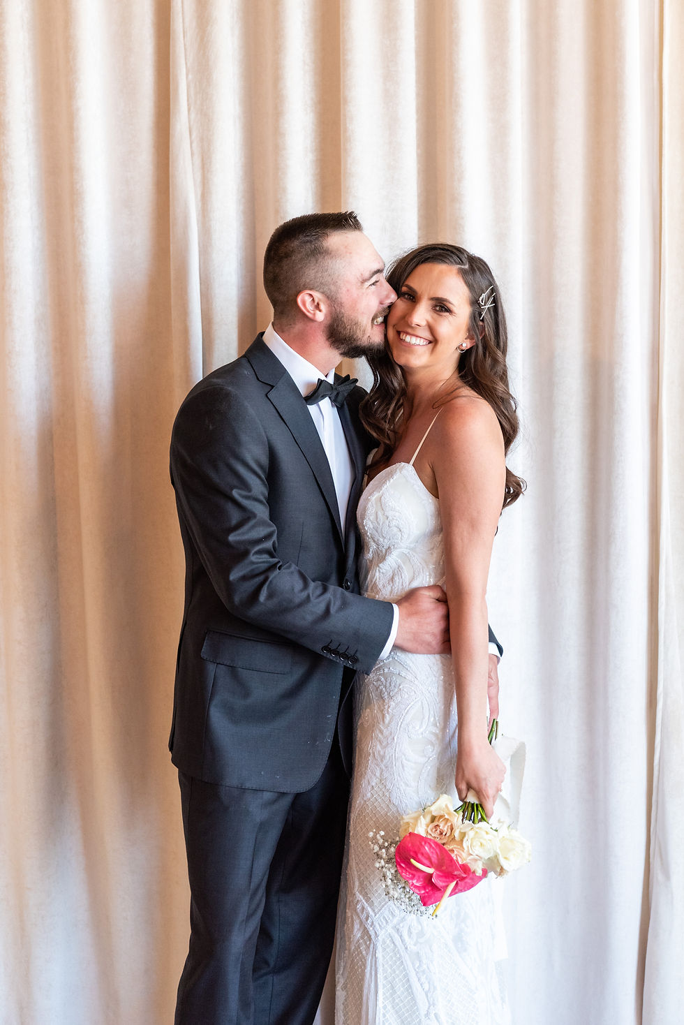 desert wedding, chapel wedding, las vegas, las vegas wedding photographer, downtown las vegas, intimate wedding, vegas elopement, wedding inspiration, vegas elopement photographer, art murals, pandemic elopement, pandemic, covid-19 wedding, las vegas strip, elopement wedding, destination wedding photographer, fun vegas elopement, champagne pop, wedding toast, fun elopement, vegas fun elopement, epic elopement, las vegas sign, iconic wedding, vintage vegas, sure thing chapel, fremont st