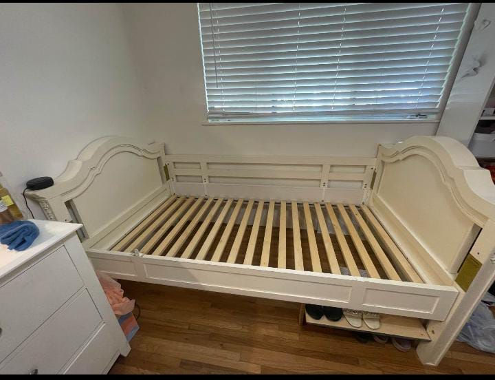 Thumbnail: Bunk beds