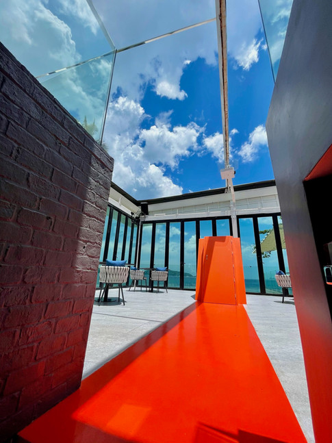 Rooftop bar - L'Arôme by the sea