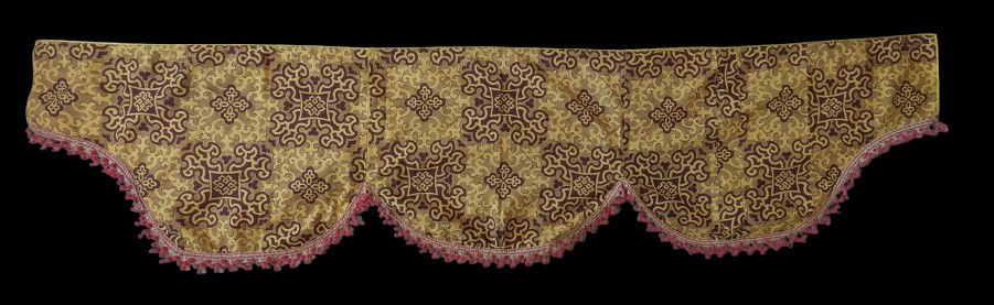 A 19th Century French Block Print Cotton Pelmet w/Passementerie