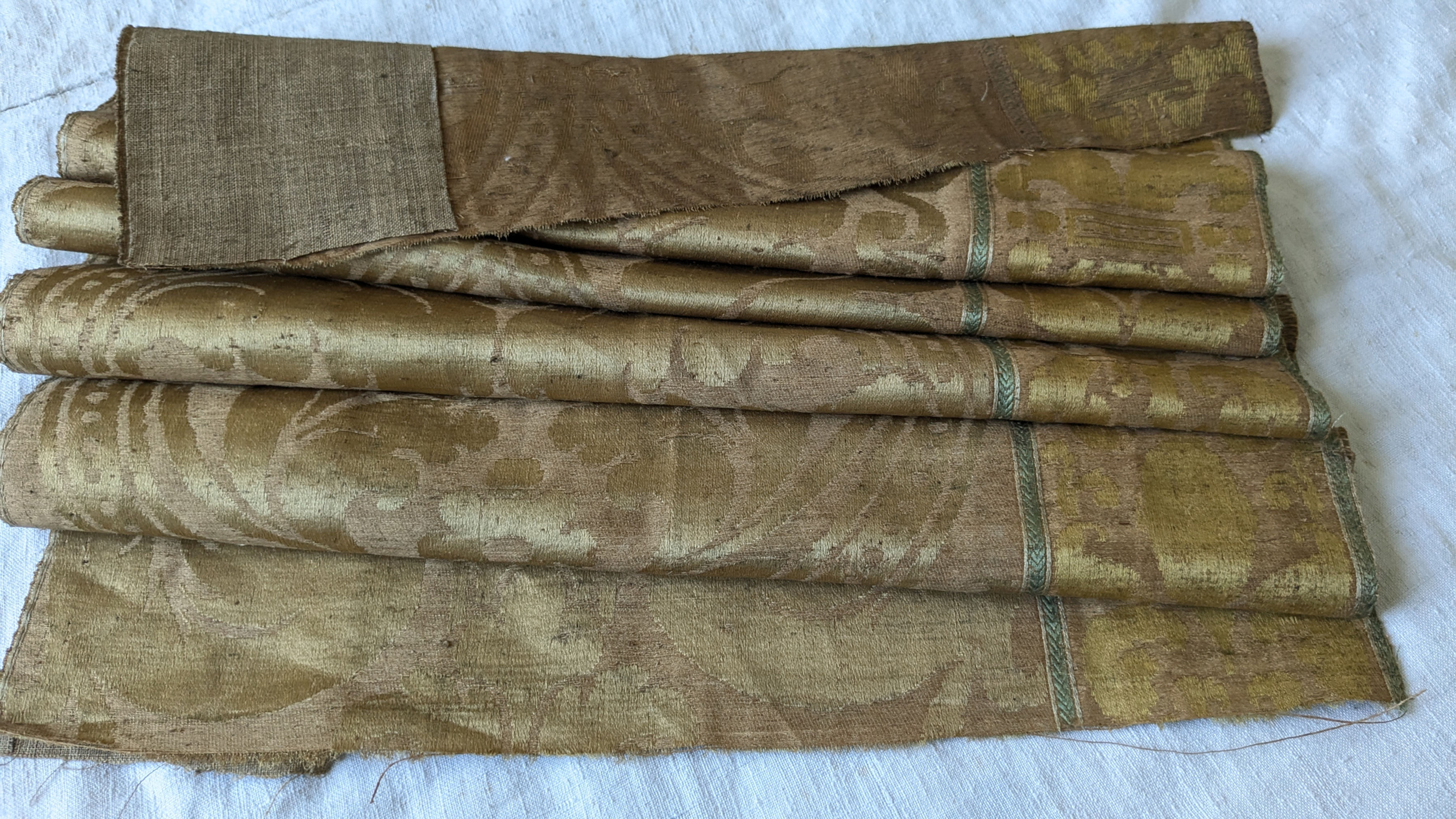 Gorgeous 18th Century Silk & Linen Damask French