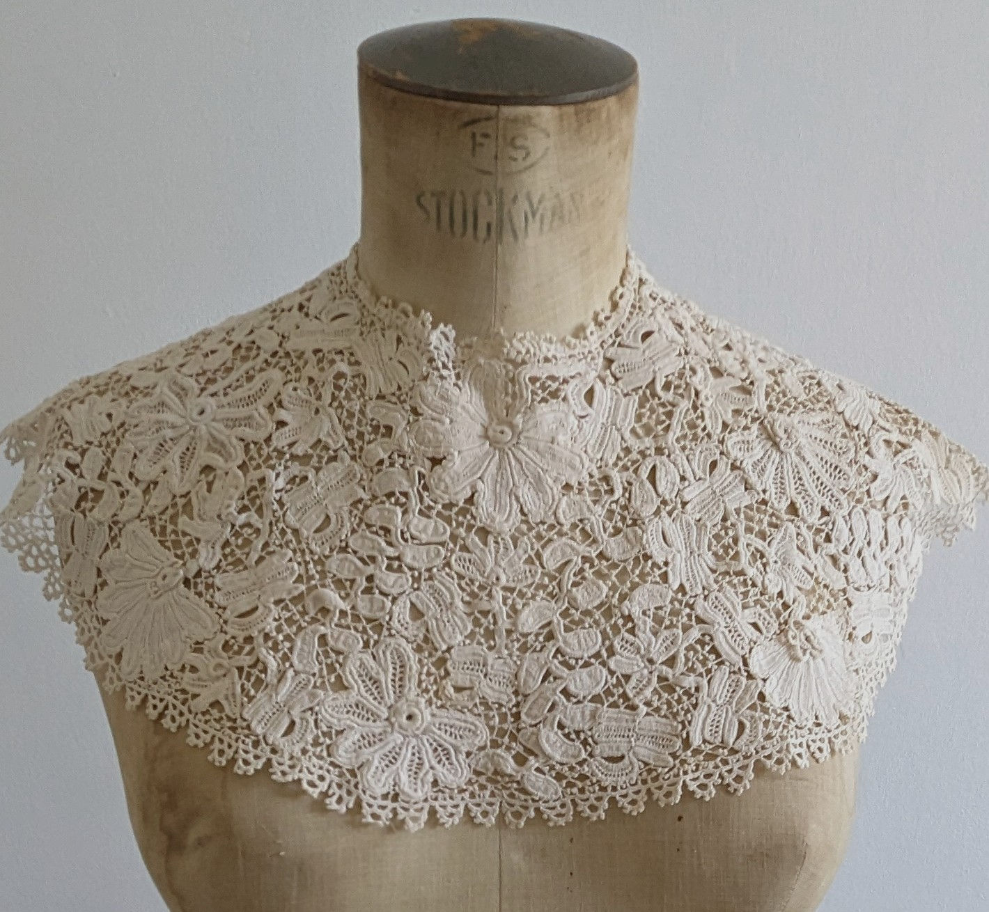 French Napolean III Lace Color w/Fabric Buttons